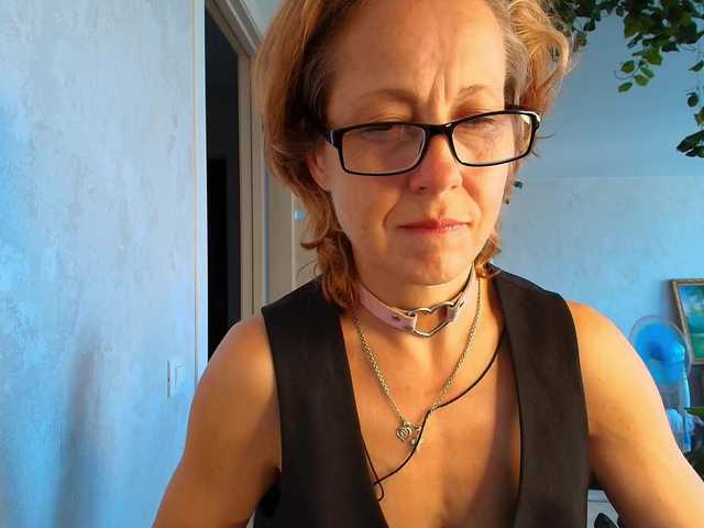 LioraWeiss online show from August 7, 1:55 pm