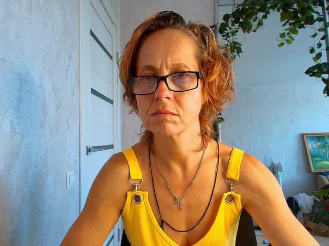 LioraWeiss online show from August 8, 8:47 am