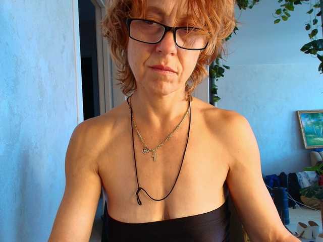 LioraWeiss online show from August 8, 10:59 am