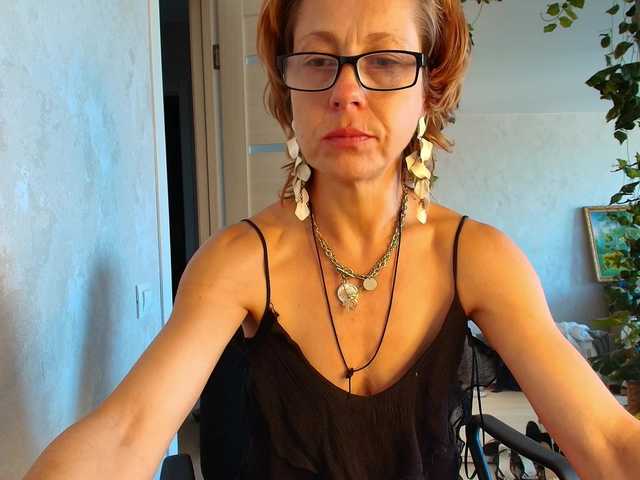 LioraWeiss online show from August 11, 1:35 pm
