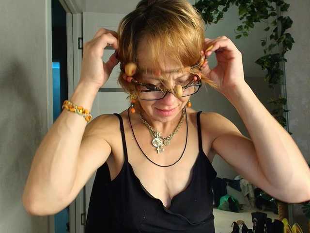 LioraWeiss online show from August 12, 5:26 pm
