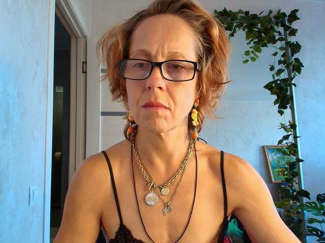 LioraWeiss online show from August 13, 2:09 pm
