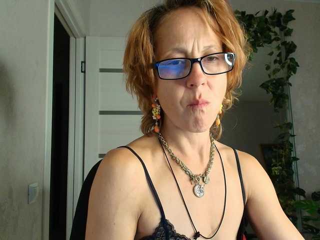 LioraWeiss online show from August 13, 5:27 pm