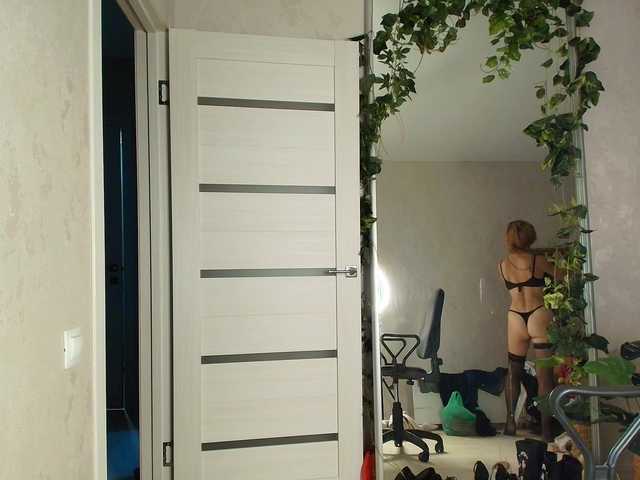 LioraWeiss online show from August 14, 6:22 pm