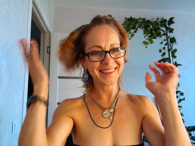 LioraWeiss online show from August 15, 12:09 pm
