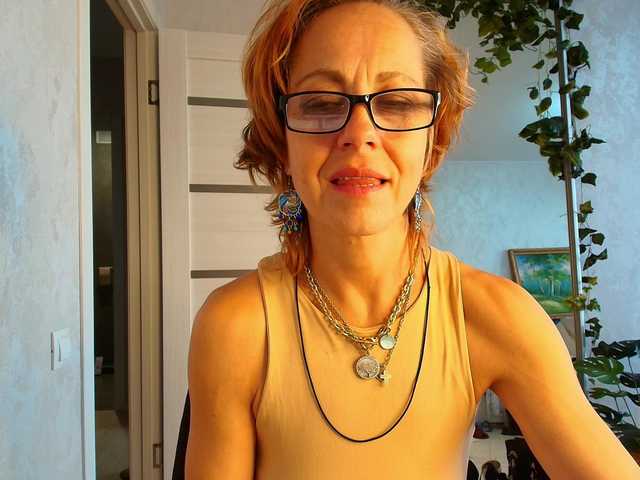 LioraWeiss online show from August 15, 2:21 pm