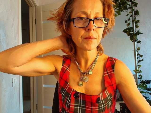 LioraWeiss online show from August 18, 2:12 pm