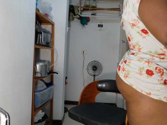 LiraRusso1 online show from August 9, 1:28 am