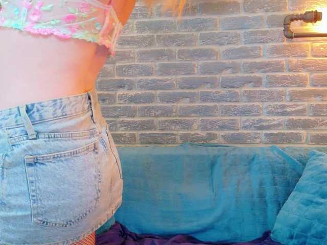 Lisa-Caprice online show from August 9, 10:16 am