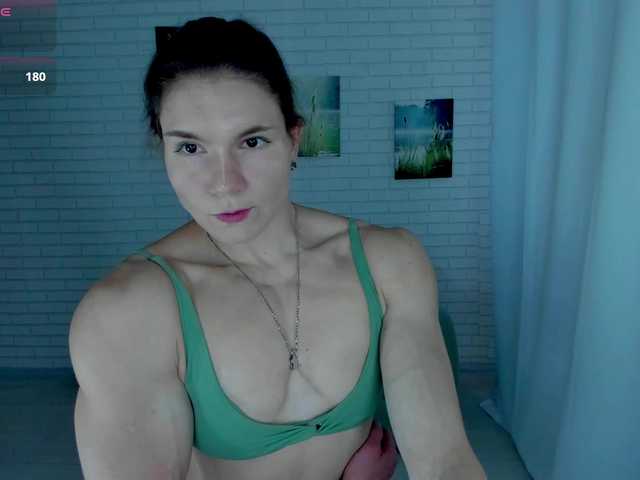 Lisa-Ray online show from August 3, 7:59 am