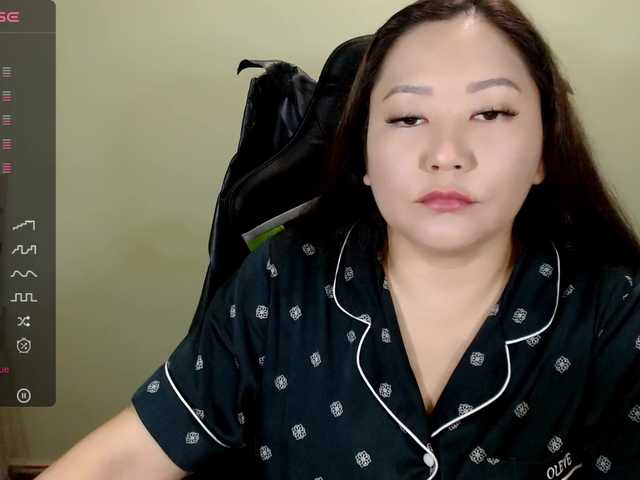 LisaAsianFlower online show from August 6, 5:01 pm