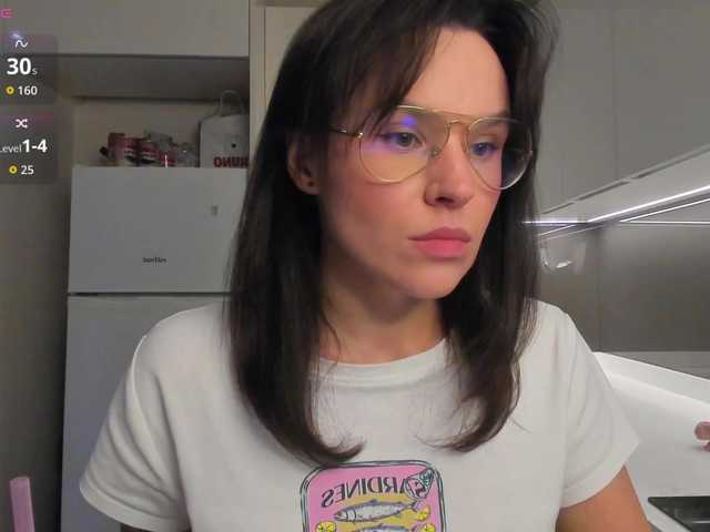 LisaDaniels online show from August 4, 9:45 pm