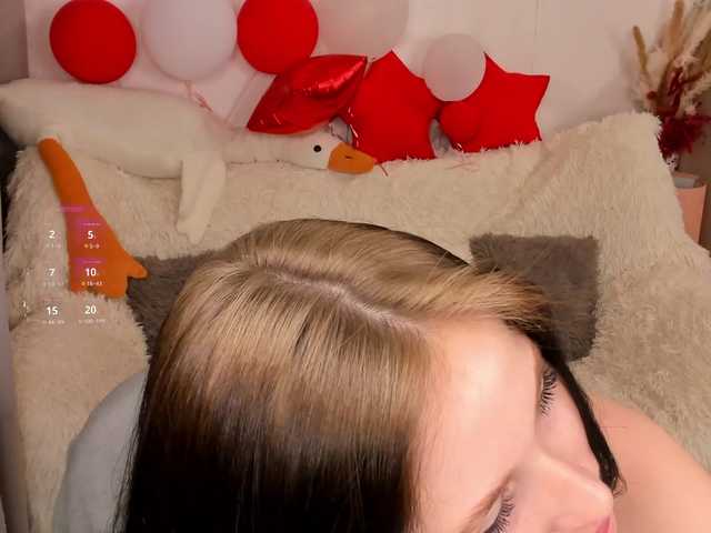 LisaMooore online show from July 10, 10:59 pm
