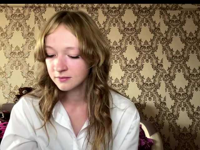 LisaSchroyer online show from August 9, 3:51 am