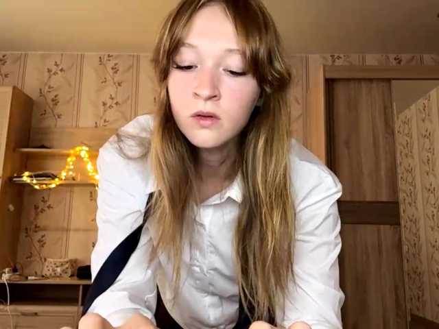LisaSchroyer online show from August 14, 3:21 am