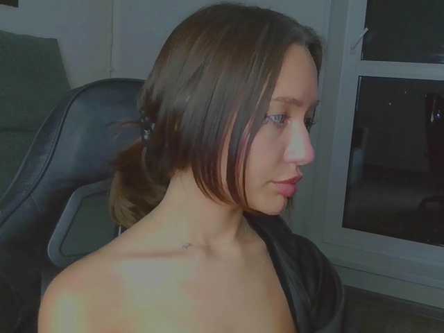 LisaShultz online show from August 1, 6:58 pm
