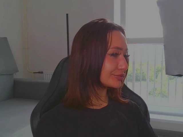 LisaShultz online show from August 11, 4:47 am