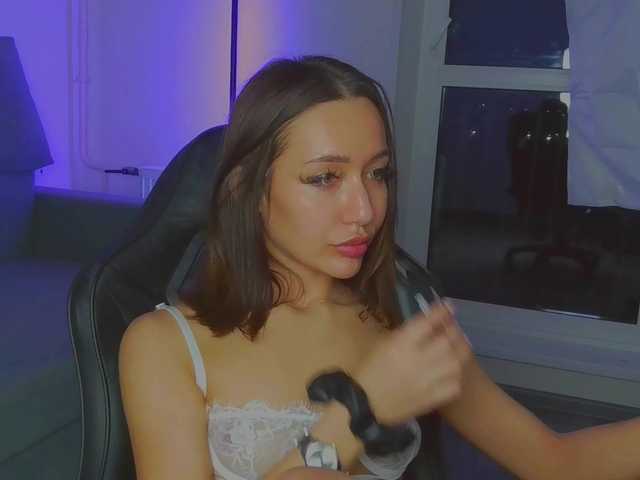 LisaShultz online show from August 11, 7:27 pm