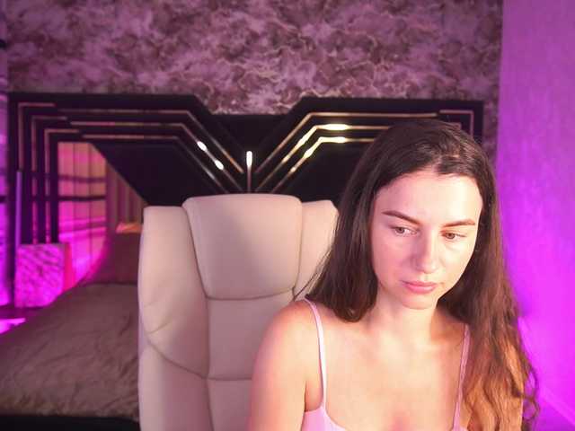 LittleJulii online show from August 8, 6:35 am