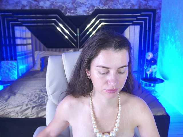 LittleJulii online show from August 12, 6:05 am