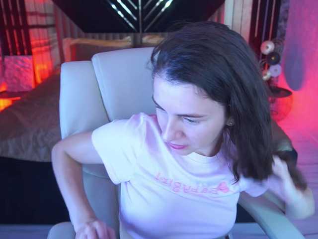 LittleJulii online show from August 12, 3:47 pm