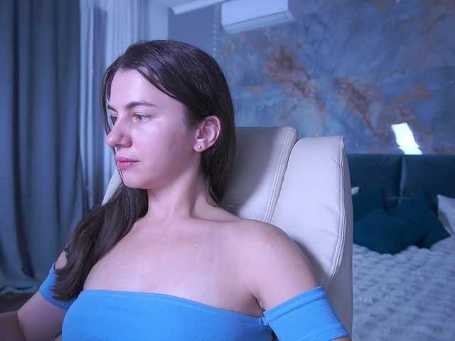 LittleJulii online show from August 13, 9:34 am