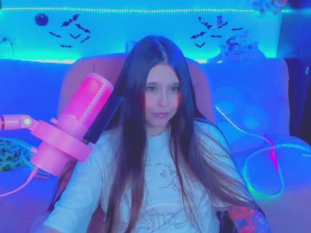 LoliSuccub online show from August 19, 8:05 pm