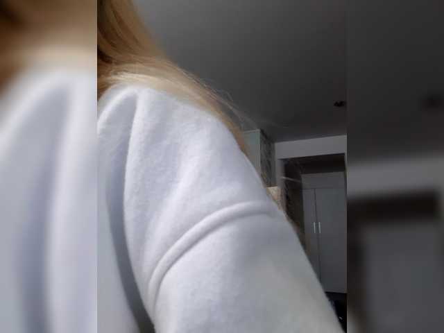  LittleSammy online show from August 13, 3:42 am