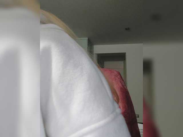  LittleSammy online show from August 14, 5:55 am