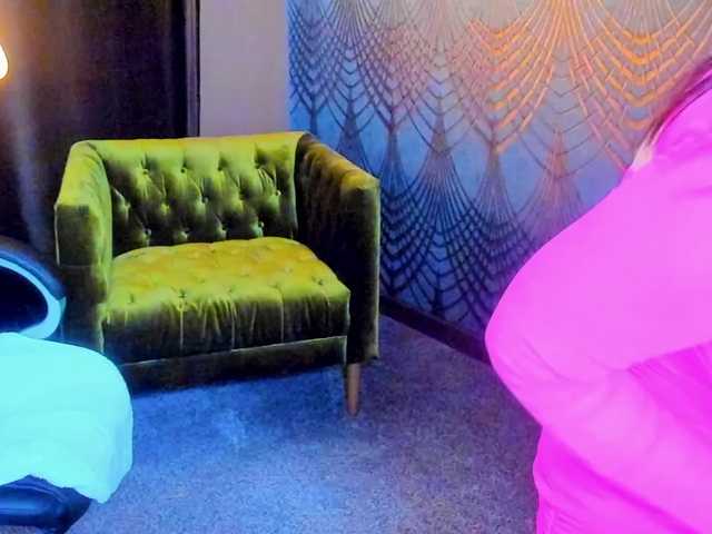 Livia-Shy online show from August 14, 11:14 am