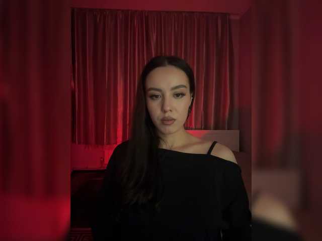 LizaKing online show from August 2, 6:15 pm