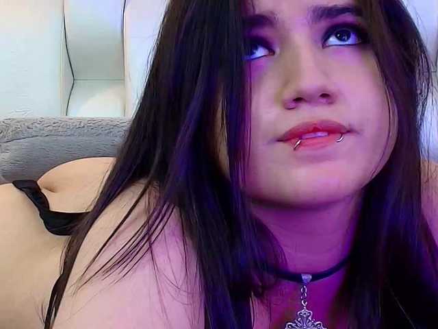 LizzyRaven online show from August 6, 1:43 pm