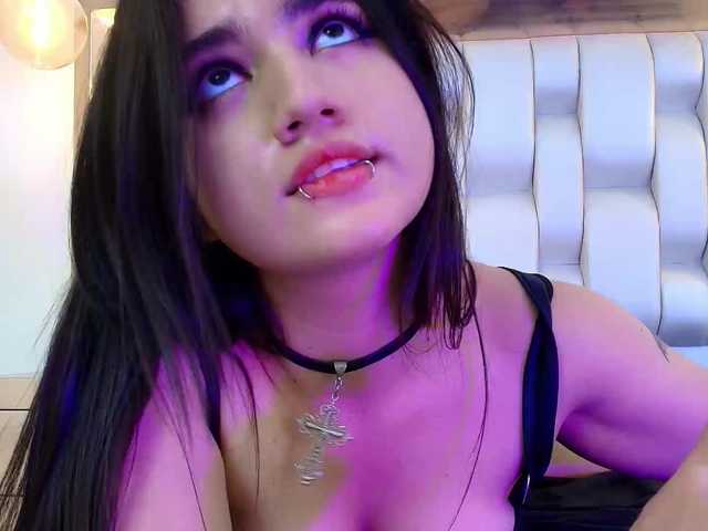 LizzyRaven online show from August 6, 3:55 pm