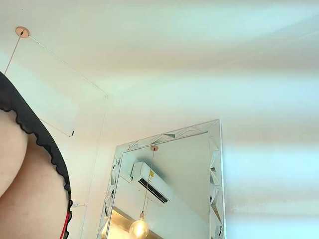 LizzyRaven online show from August 9, 10:05 am