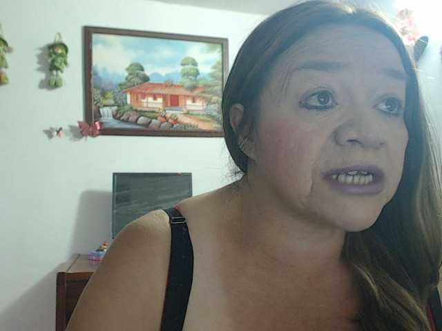 LluviaXDorada online show from July 8, 4:44 pm