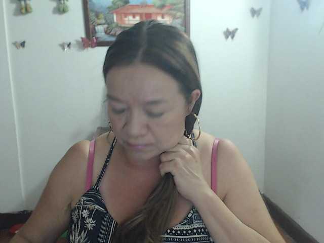 LluviaXDorada online show from July 19, 3:25 pm