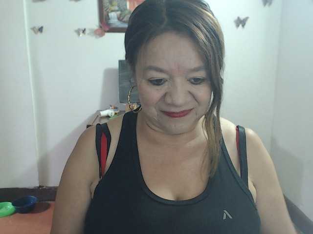 LluviaXDorada online show from August 9, 5:03 pm