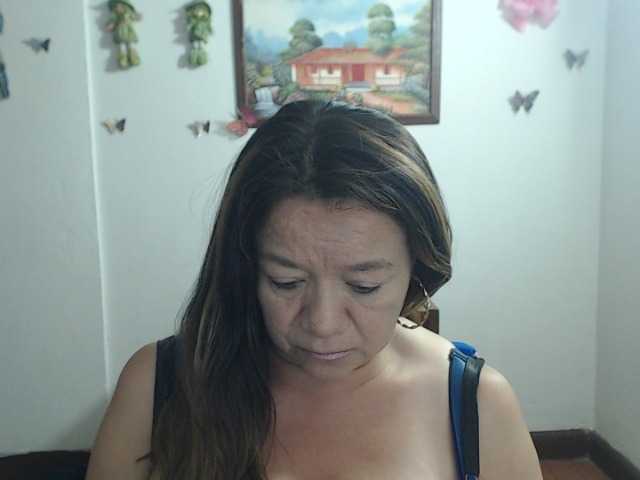 LluviaXDorada online show from August 11, 5:26 pm