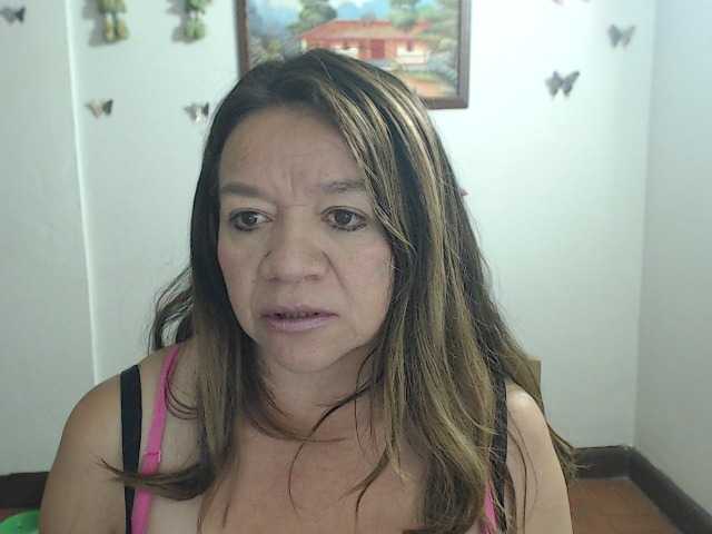 LluviaXDorada online show from August 15, 11:30 pm
