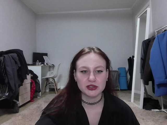 LoiseLovetto online show from July 6, 8:01 pm
