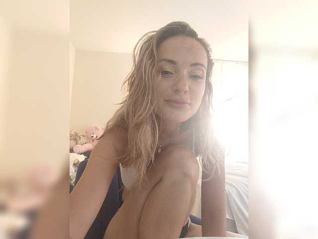 Lola3000 online show from August 10, 2:29 pm