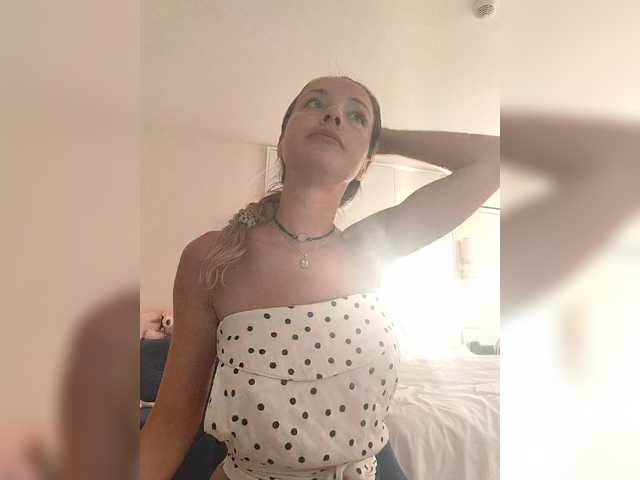 Lola3000 online show from August 11, 3:47 pm