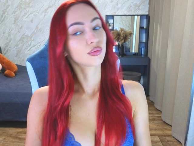 LolaLaLol online show from August 28, 8:45 am