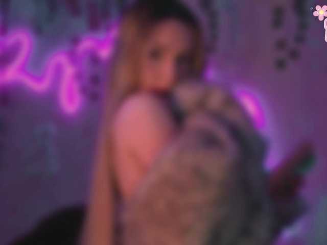 LollyGirlMoon online show from July 24, 7:50 pm