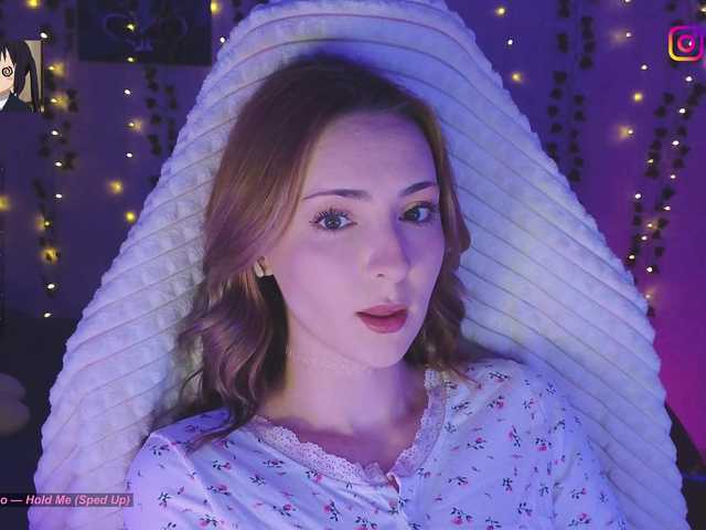 LollyGirlMoon online show from August 1, 1:00 am