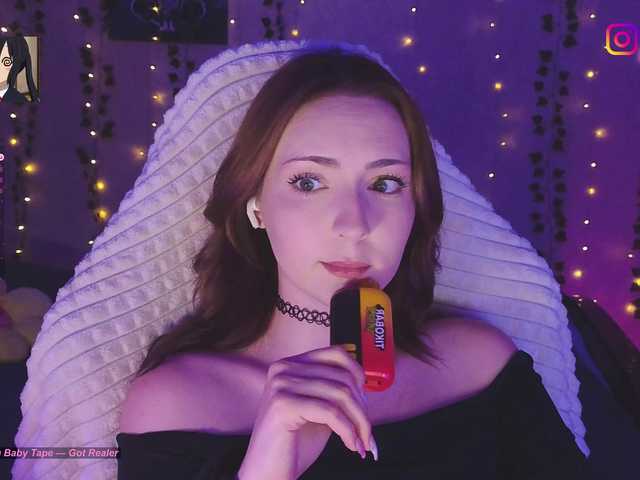 LollyGirlMoon online show from August 4, 1:13 am