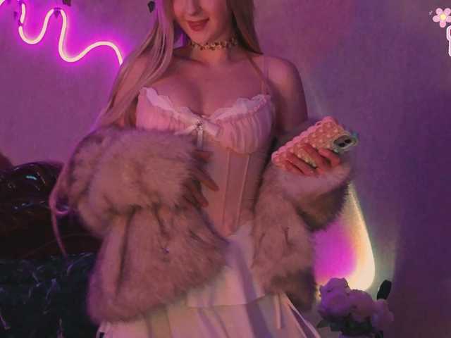 LollyGirlMoon online show from August 15, 10:14 pm