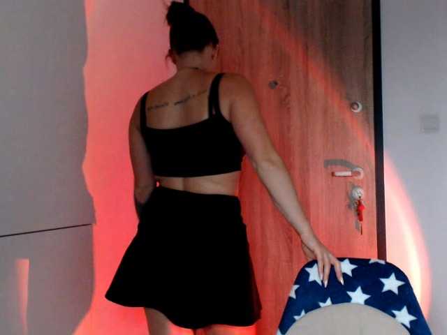 LorennePlay online show from August 5, 6:50 pm