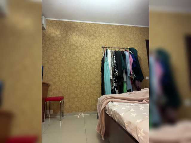 LouiseJenkin online show from July 5, 2:14 am