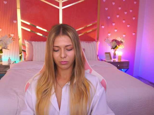 LoveeDove online show from July 21, 4:42 pm